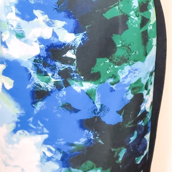 Stunning Tarhari Dress Size 6 – Vibrant Blue & Green Elegance for Any Occasion! - Picture 8 of 12